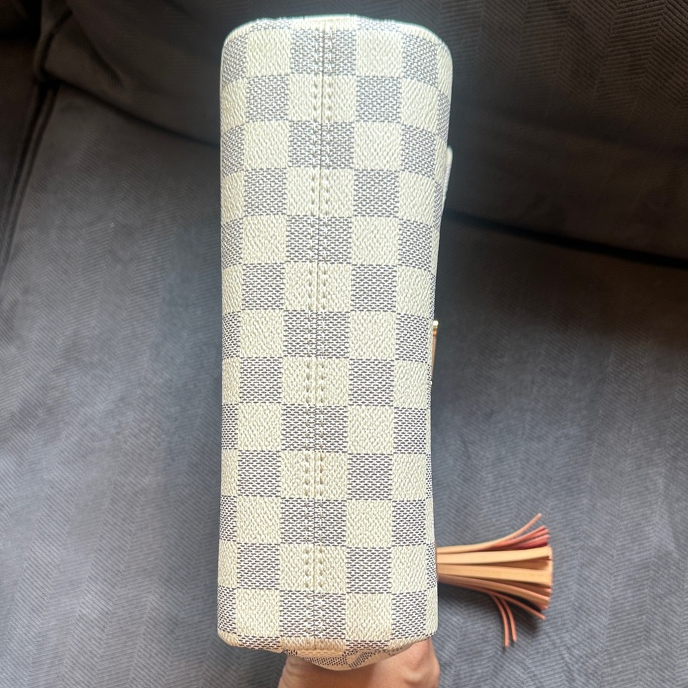 Louis Vuitton Damier Azur Croisette Shoulder Bag in White, Gray & Tan - Picture 4 of 15